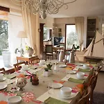 Flore D'hotes ベッド・アンド・ブレックファスト オー